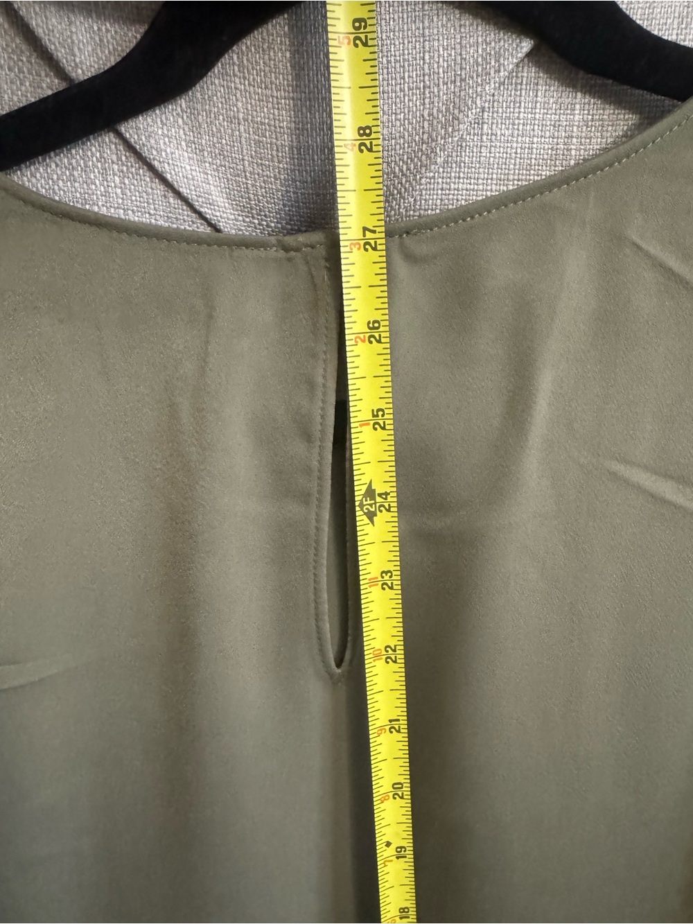 Banana Republic Olive Green Sleeveless Satin Shell Top - Picture 4 of 4